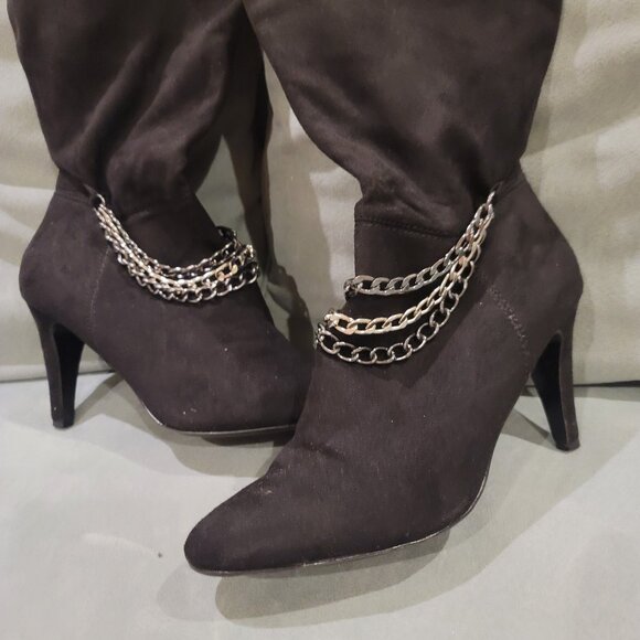 Black knee high Chain Accent boots - Picture 1 of 4